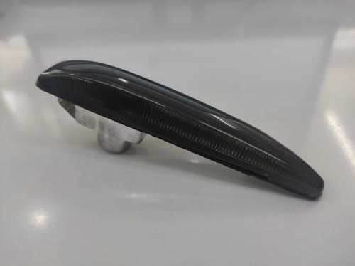 Çamurluk Sinyali E60/65 Siyah Sağ