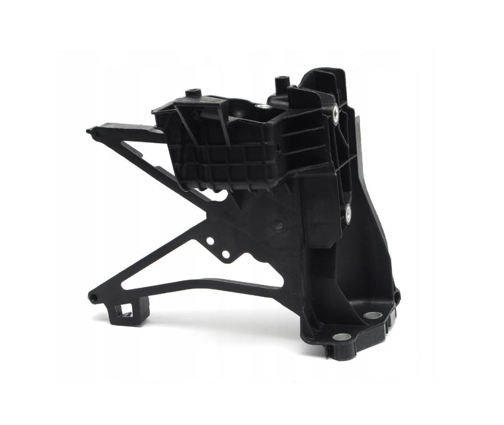 Panel Ayağı W213 CLS C257 Ön Sağ 2016- 2136206500